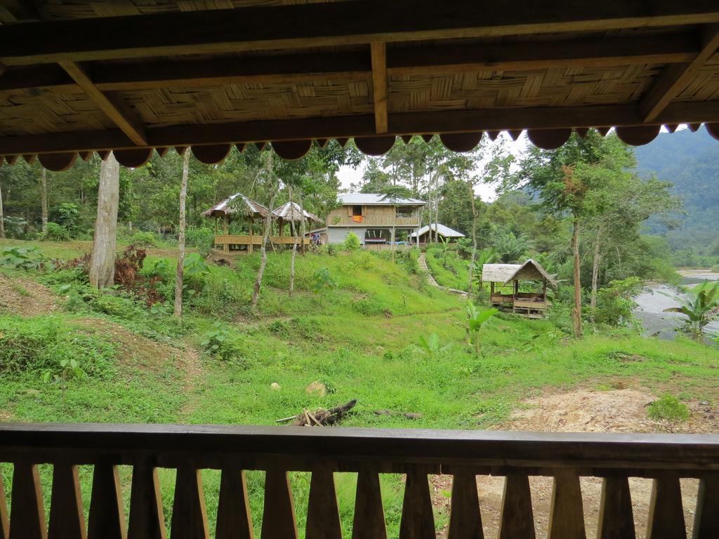 Batu Kapal Jungle Houses Hotel Berastagi Quarto foto